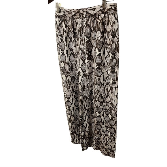 FIFTEEN TWENTY SNAKESKIN WIDE LEG PANTS SIZE MEDIUM - Picture 16 of 16